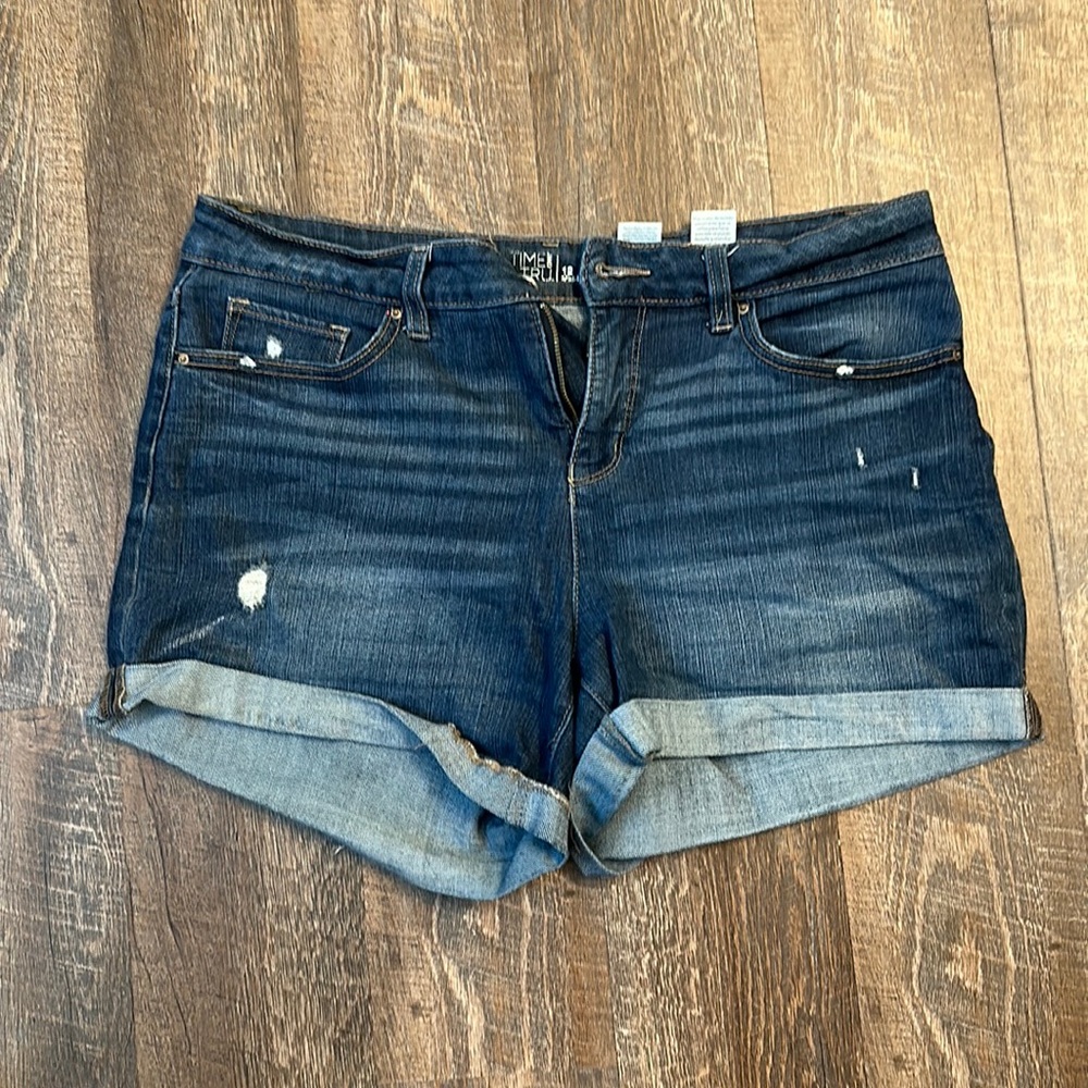 Time and Tru size 12 mid rise jean shorts